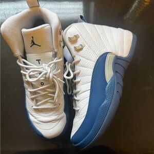 Jordan Men's Retro Sneakers - White and Navy